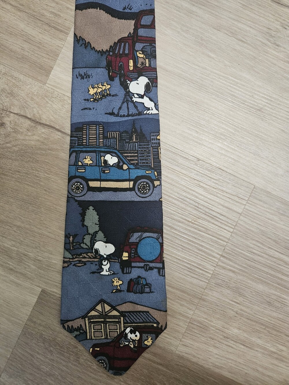 Peanuts Just 4 Fun Snoopy Woodstock Camping Road Trip Vintage 100%  Silk Tie